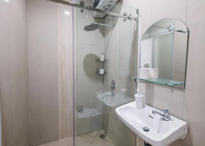 Villa Three Eight - 3br Cozy With Rooftop *